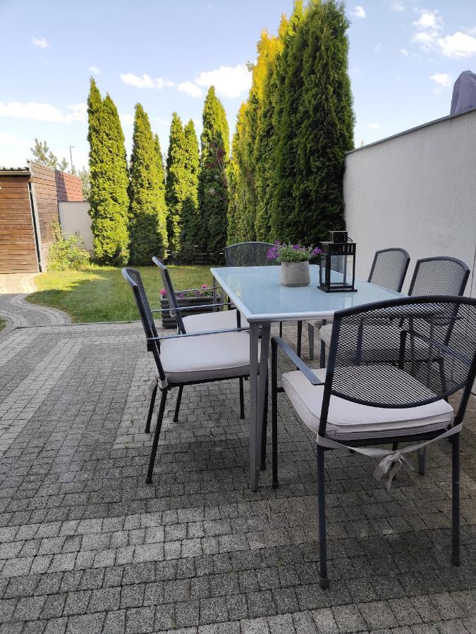 Ferienwohnung Dom Dabrowka Poznan Paledzie Exterior foto